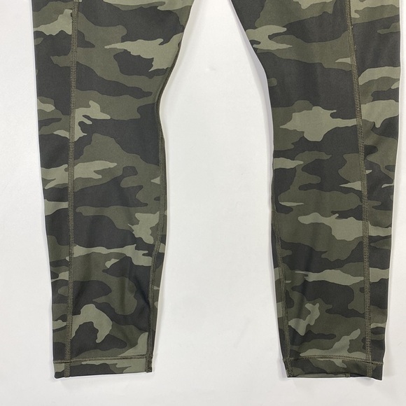 Athleta Ultimate 7/8 Camo Tights Leggings With Thigh Pockets Size Medium - Picture 5 of 13